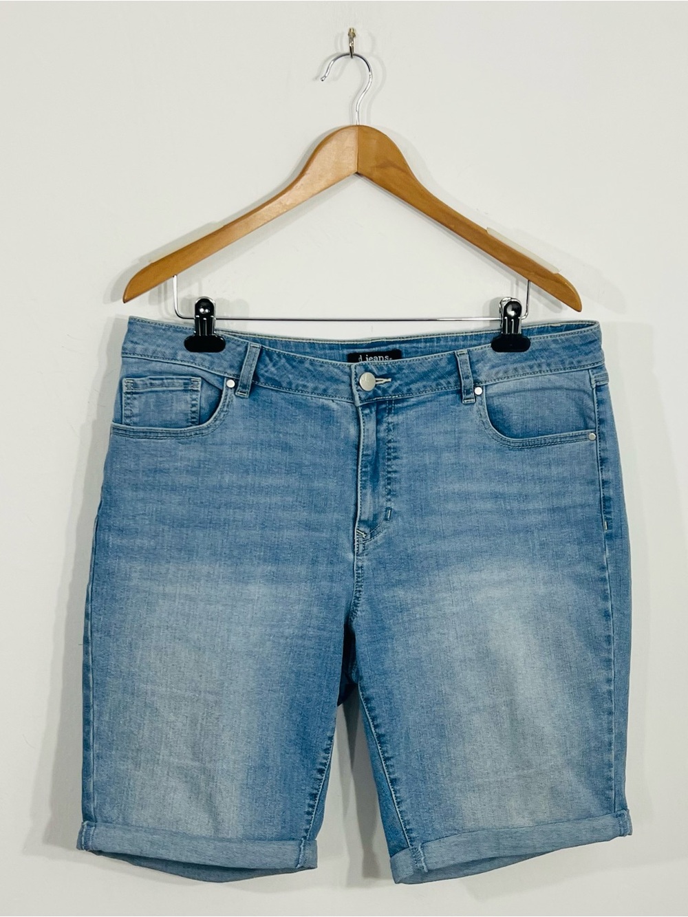 D. Jeans 10" Inseam Folded Hem Shorts High Rise Size 14 Classic 5 Pocket Fit